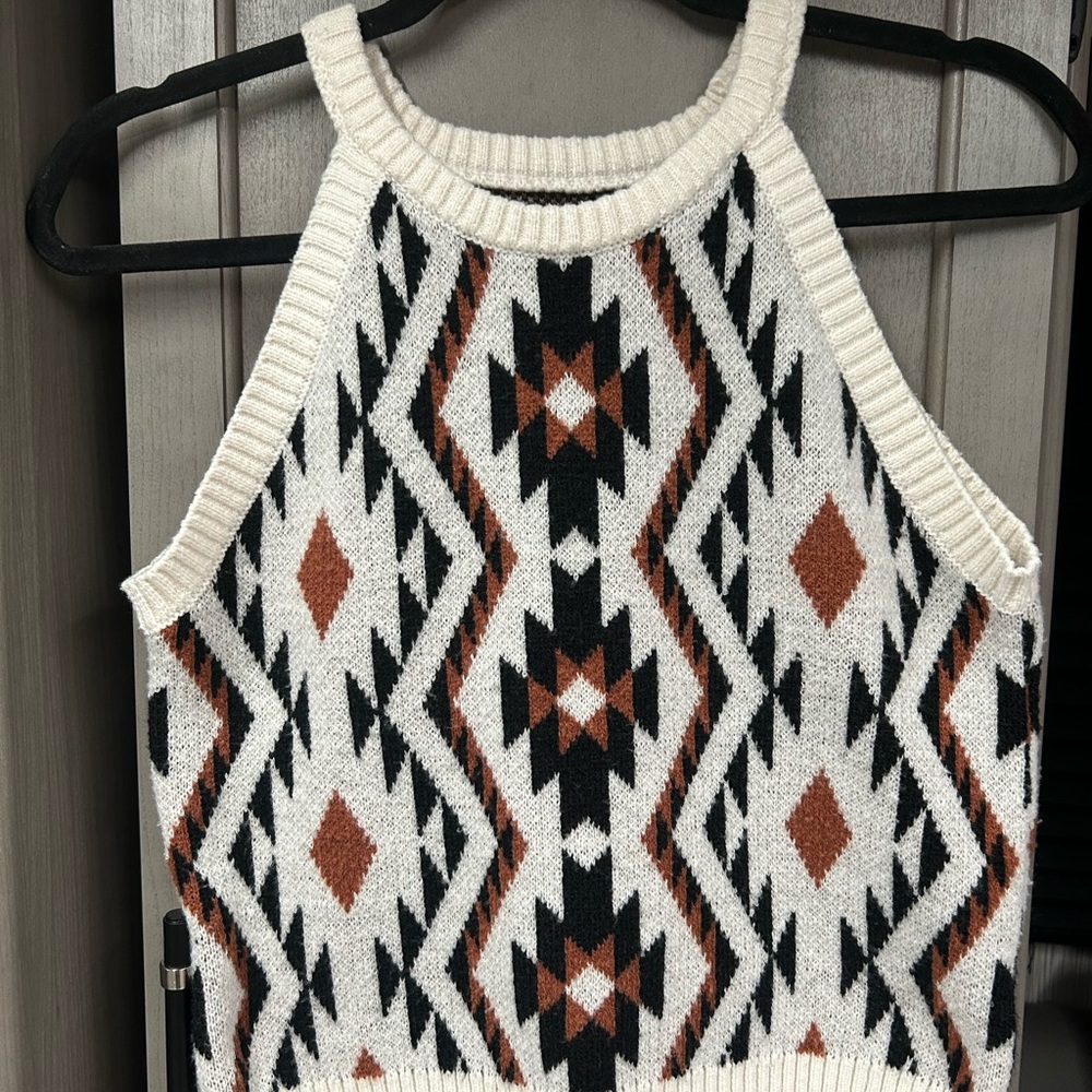 Geometric Patterned Knit Tank Top - image 1